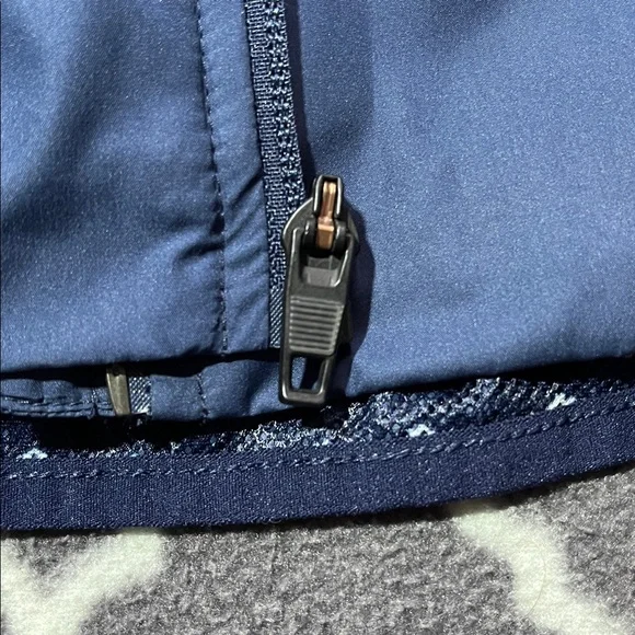 NWT Adidas 2020 Boston Marathon Running Jacket - Red & Blue - Size M - Picture 12 of 13